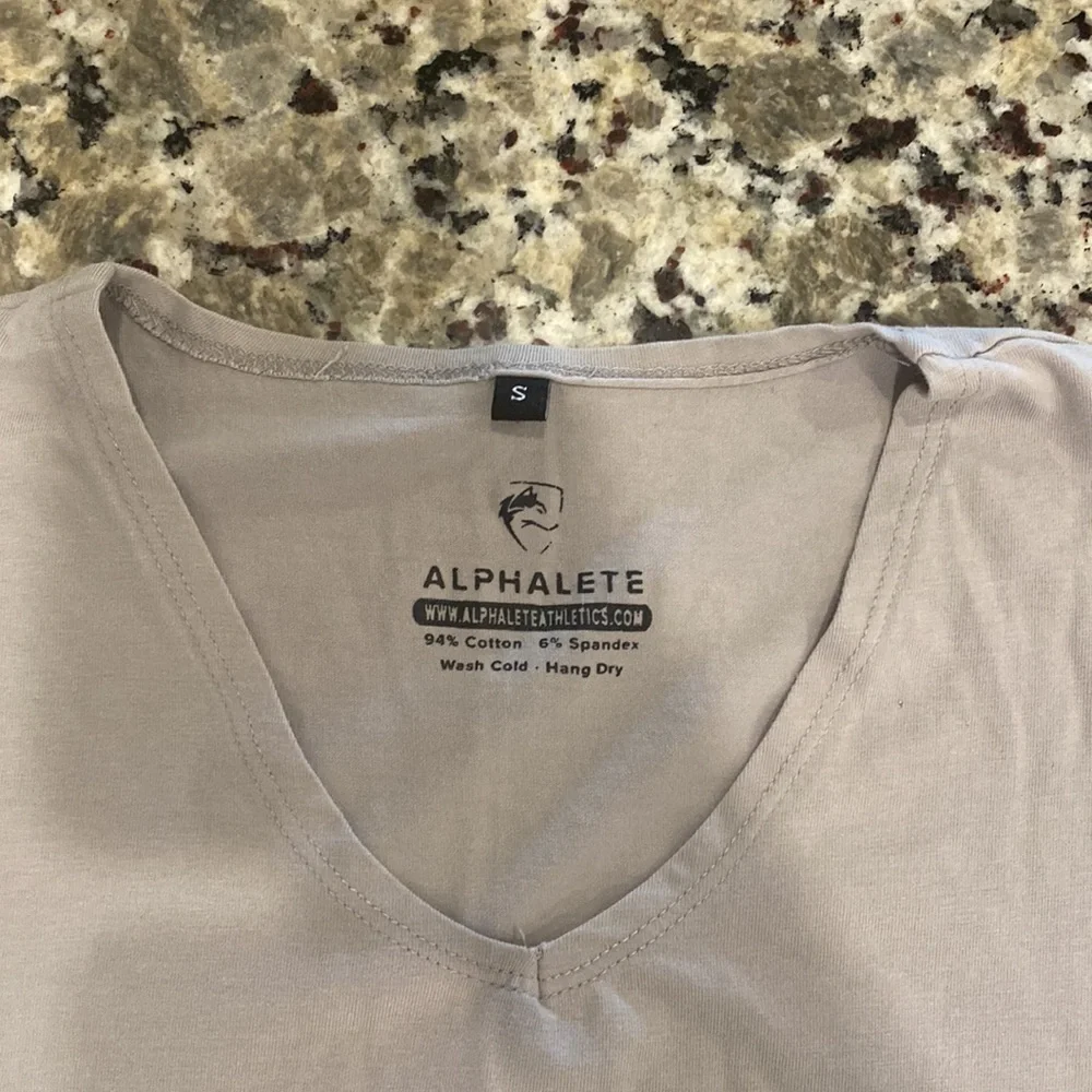 Alphalete TShirt/top - Picture 5 of 6